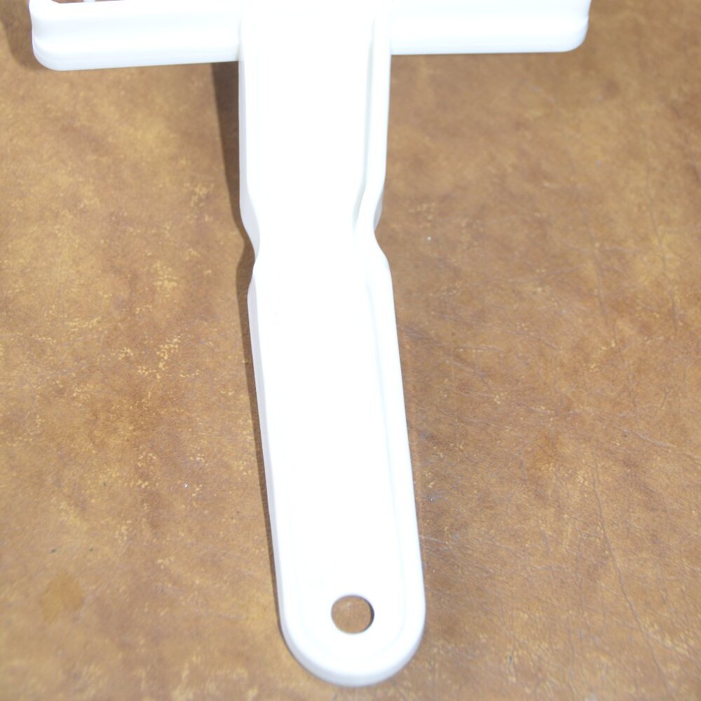 FAT DADDIOS PLASTIC PIZZA DOUGH DOCKER ELIMINATES BUBBLES - Picture 4 of 4